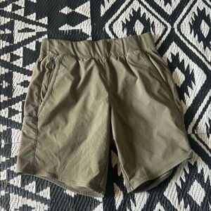 Columbia Green Athletic Shorts with Elastic Waistband    E